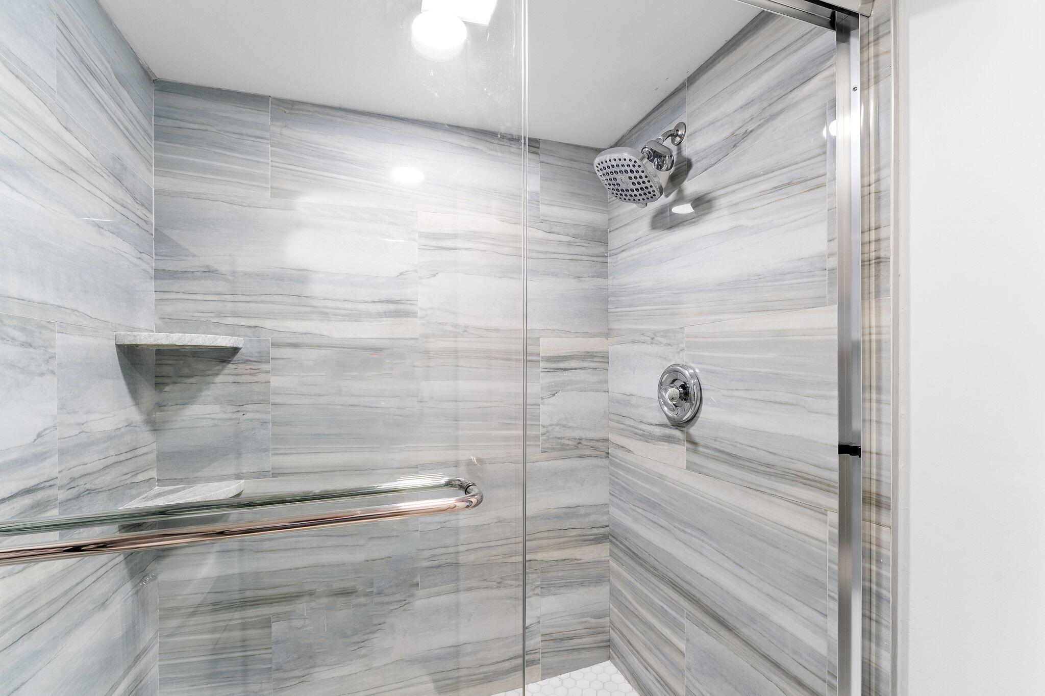 LAKE WINDWOOD CONDO - Residential