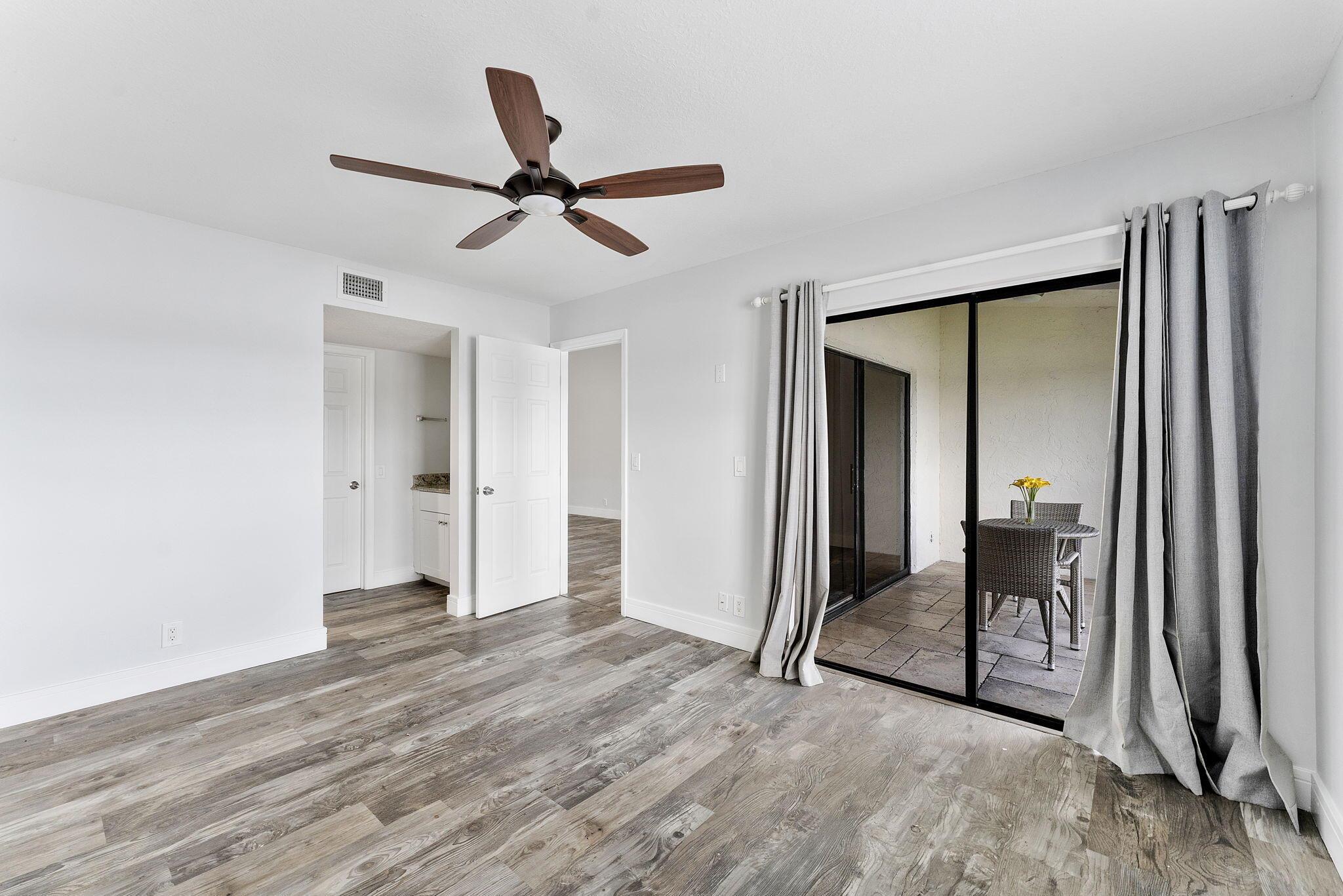 LAKE WINDWOOD CONDO - Residential