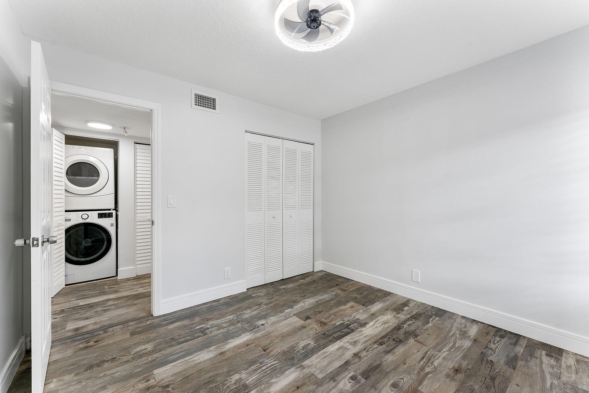 LAKE WINDWOOD CONDO - Residential