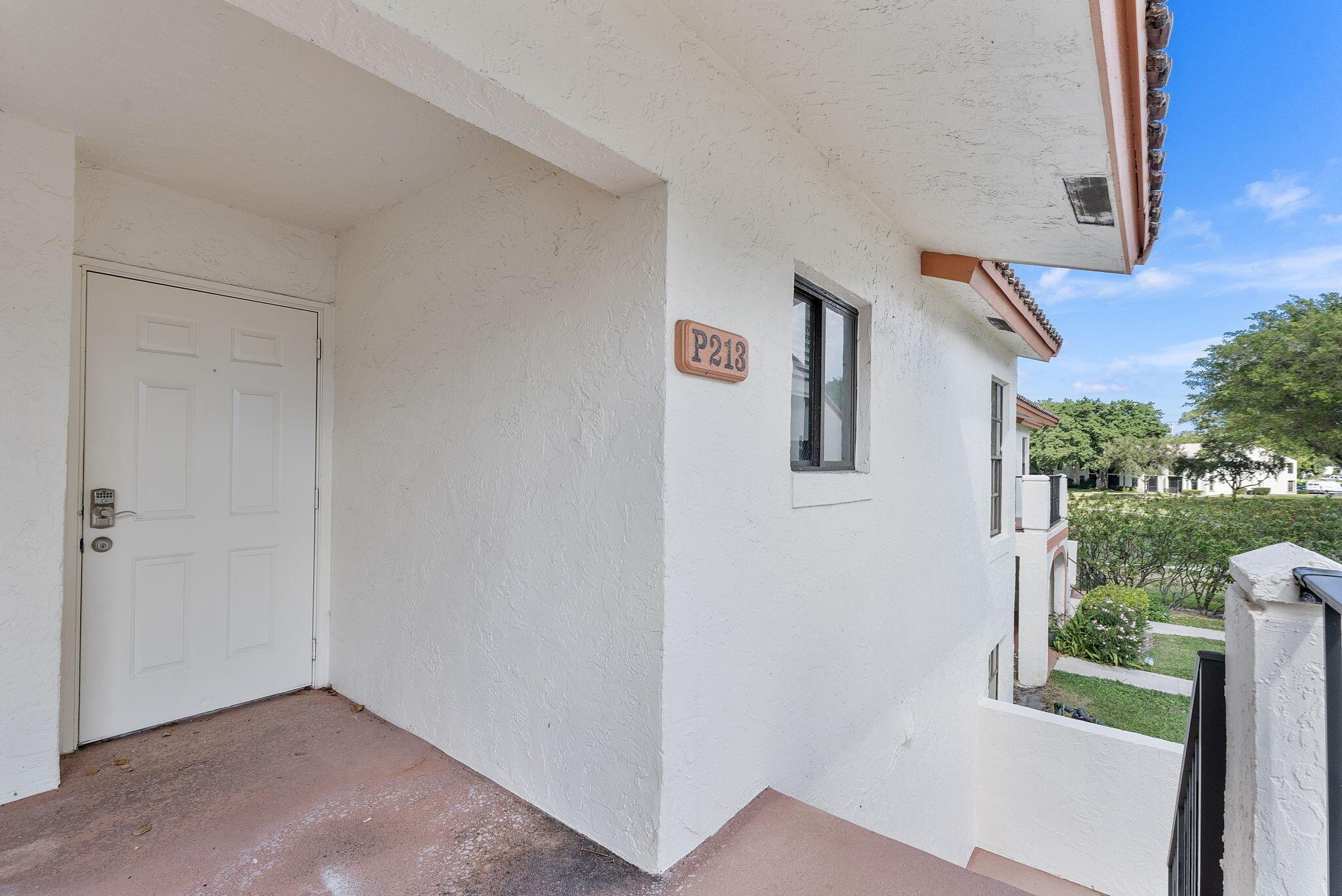 LAKE WINDWOOD CONDO - Residential