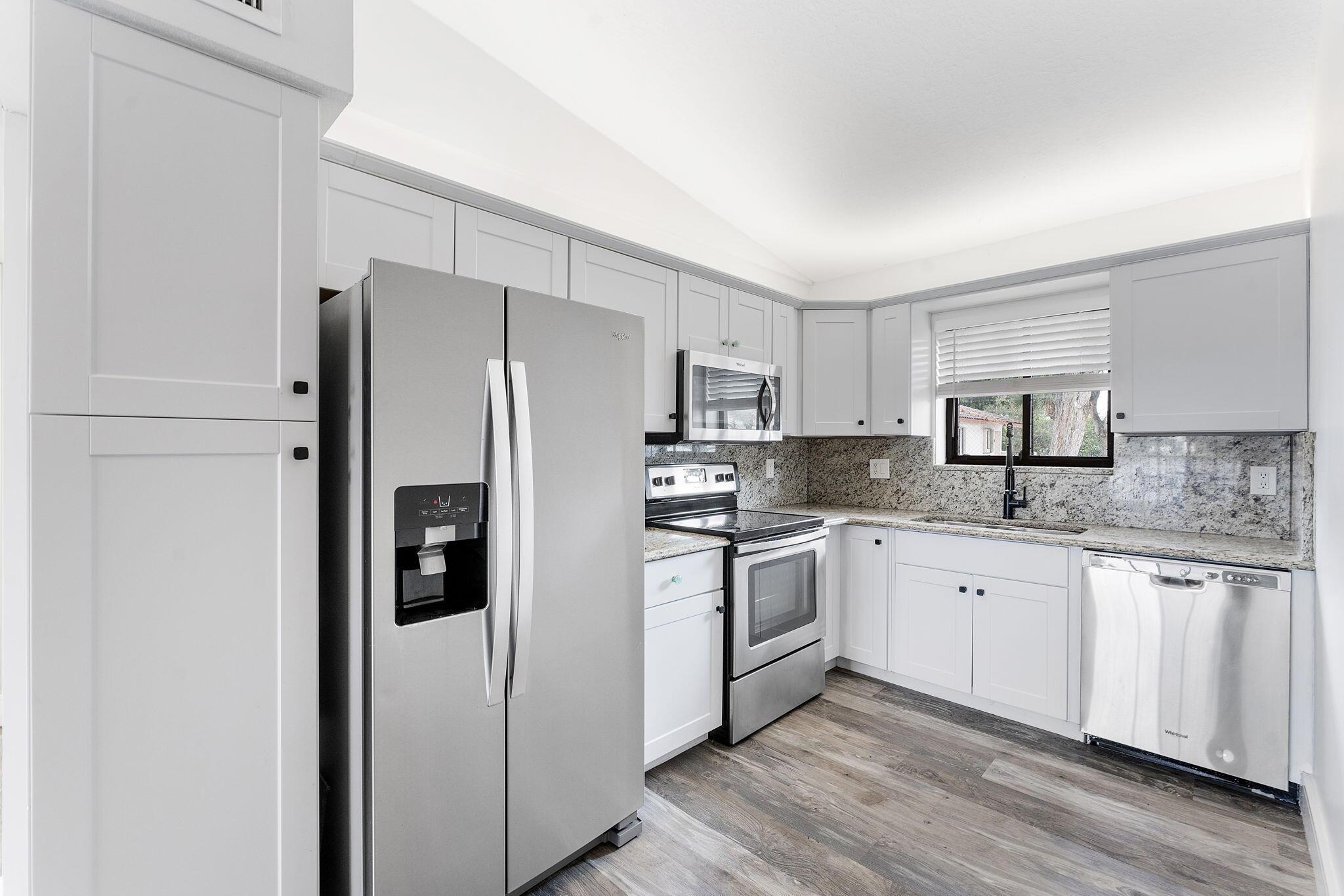 325 Palmwood Place 213