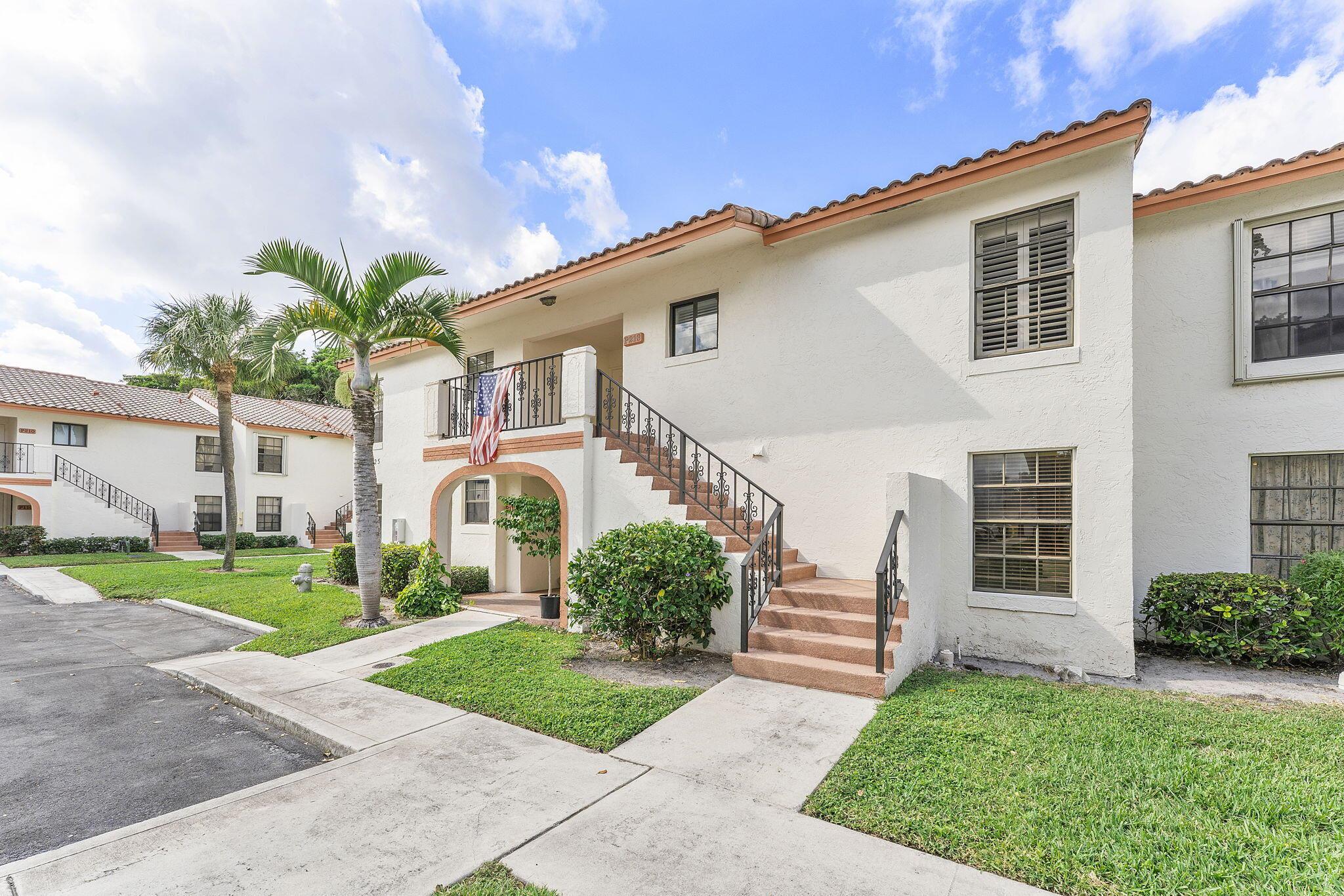 LAKE WINDWOOD CONDO - Residential