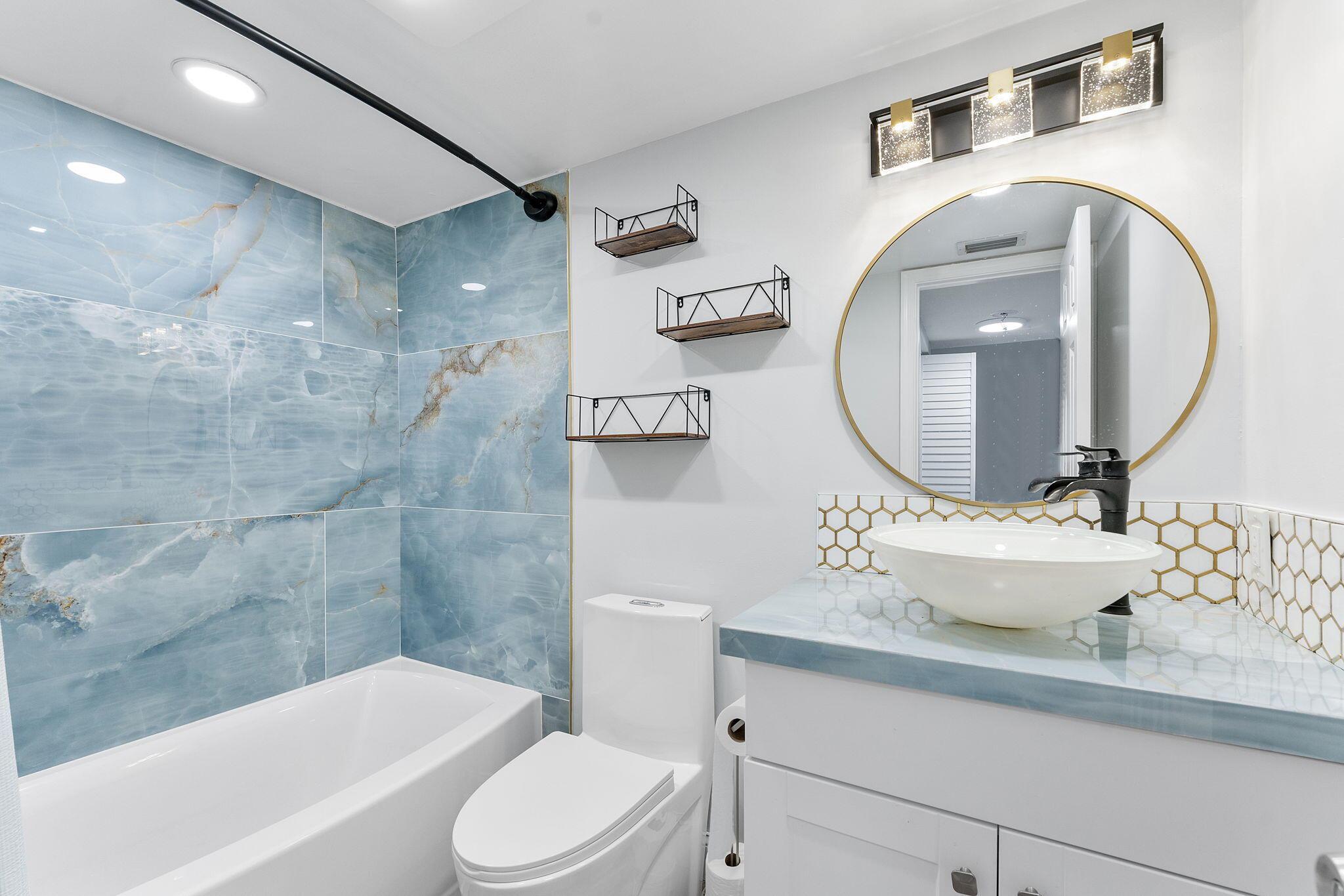 LAKE WINDWOOD CONDO - Residential