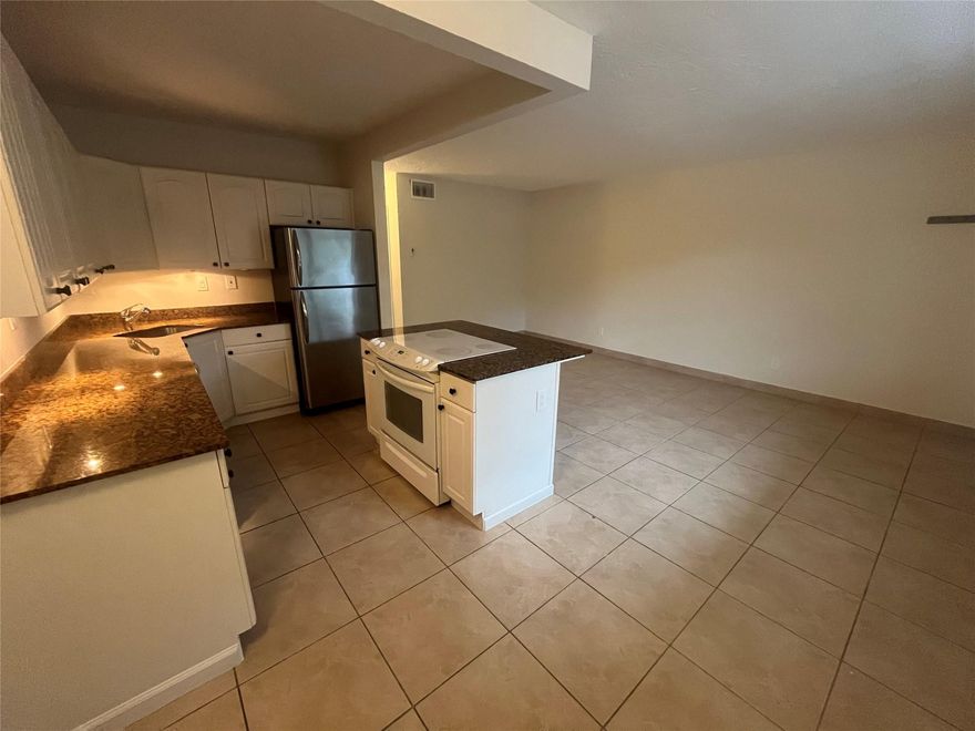 This one-bedroom, one-bathroom apartment is conveniently located within walking distance of downtown Fort Lauderdale, right in the heart of the desirable Middle River Terrace neighborhood. It boasts a modern style, central air conditioning, and the added convenience of a washer/dryer room in the building.