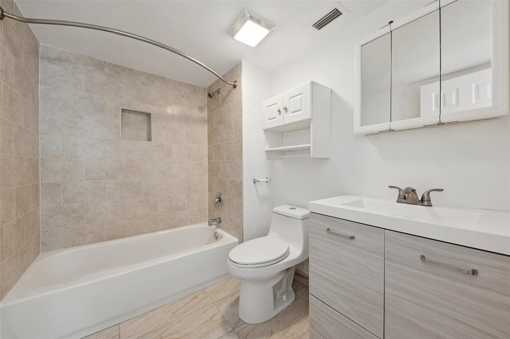 4501 NE 21ST 109