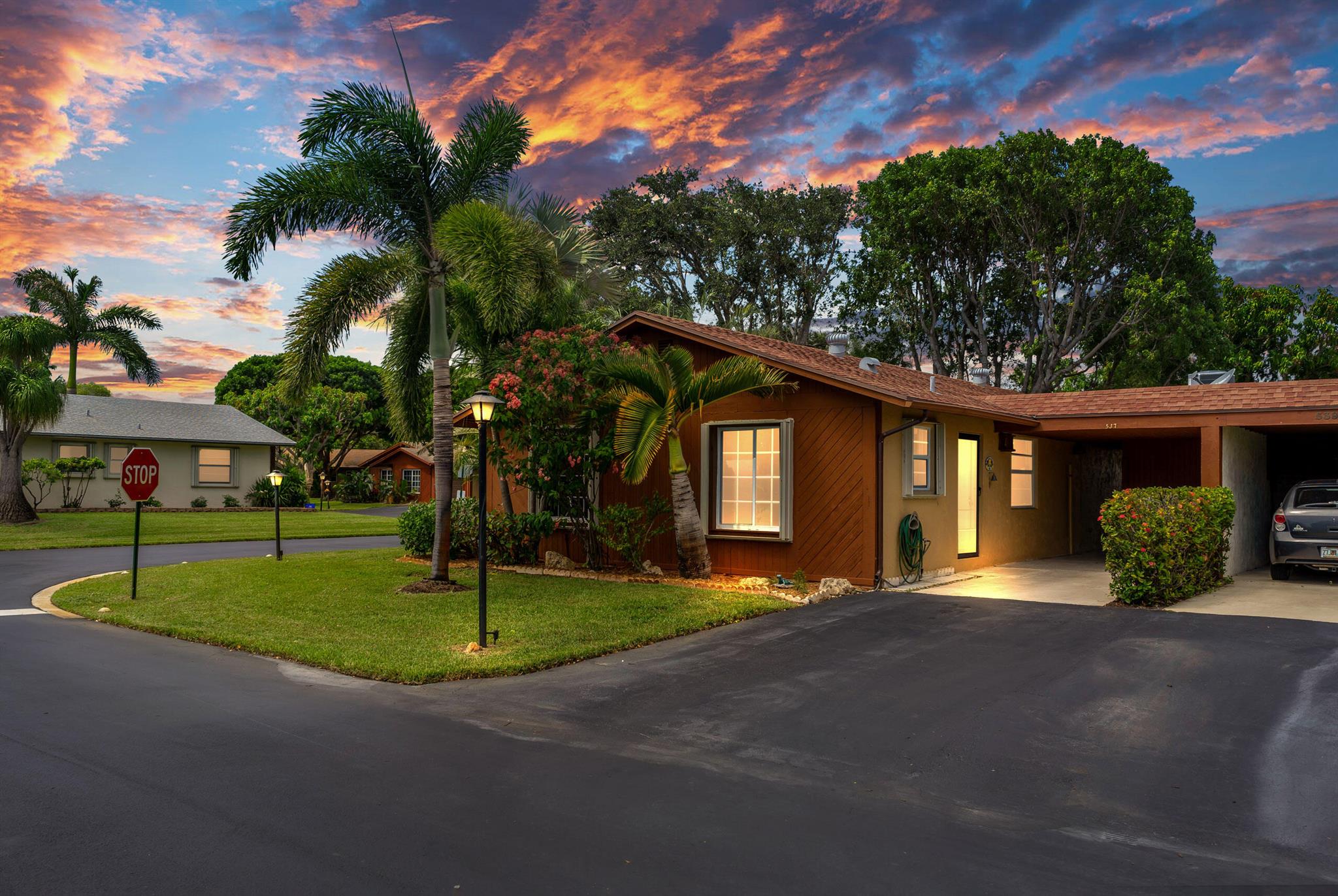 LOS MANGOS PATIO VILLAS A - Residential Lease