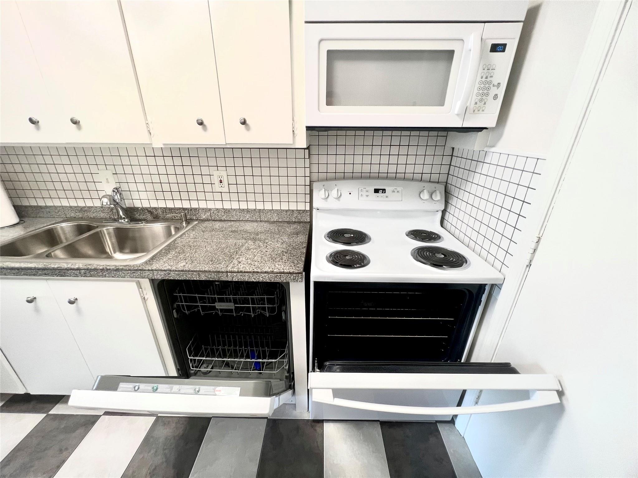 Imperial Point Colonnades - Residential Lease