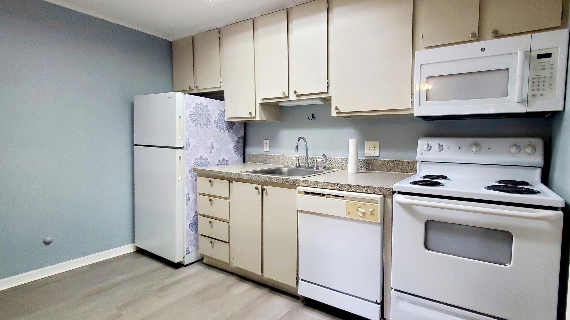VILLAS AT INDIAN RIVER - Residential