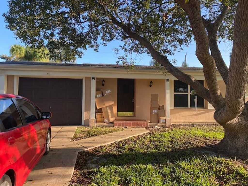 Photo of 173 SE Placita Court, Port Saint Lucie, FL 34983 (MLS # R10784829)