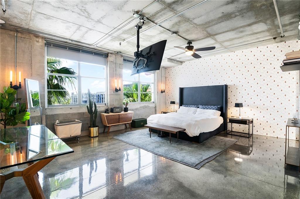 AVENUE LOFTS THREE/RESC - Residential Lease