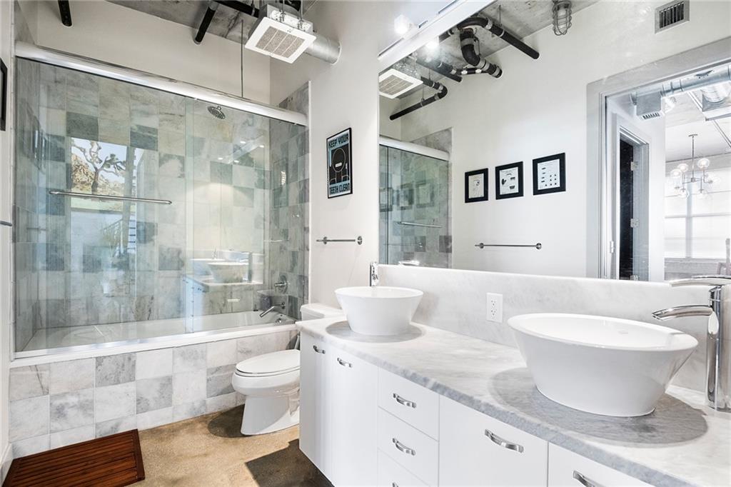 AVENUE LOFTS THREE/RESC - Residential Lease