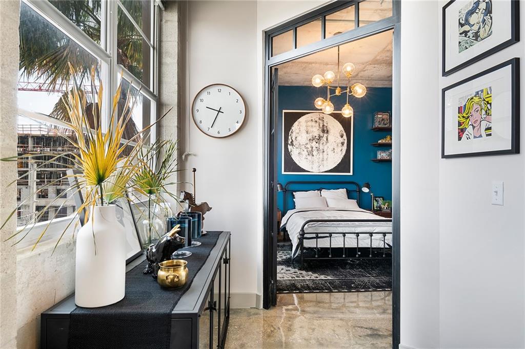 AVENUE LOFTS THREE/RESC - Residential Lease