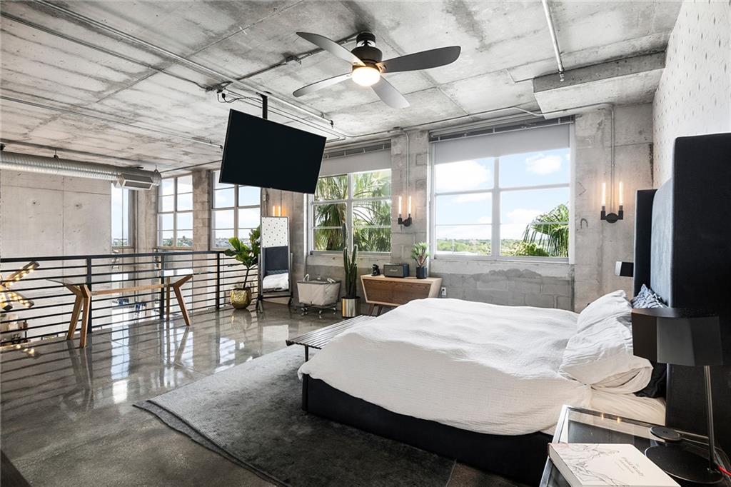 AVENUE LOFTS THREE/RESC - Residential Lease