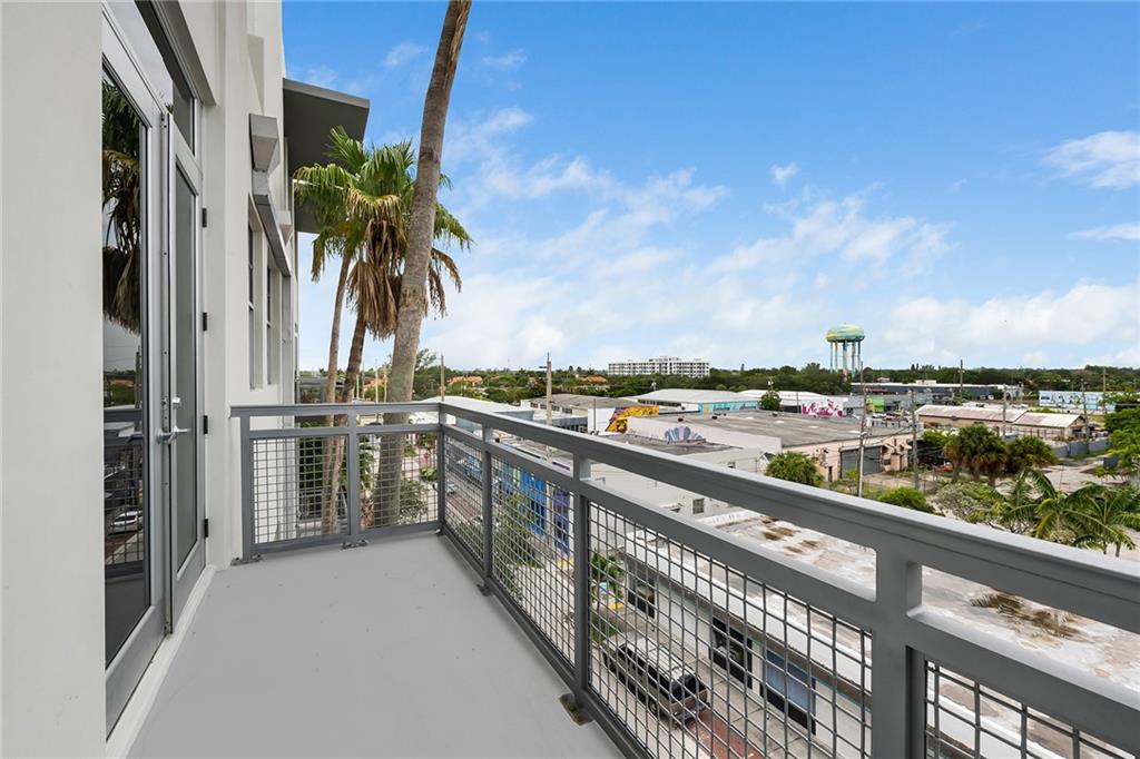 AVENUE LOFTS THREE/RESC - Residential Lease