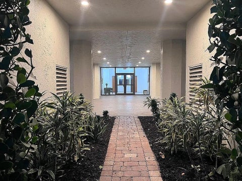 Tiny photo for 6463 La Costa Drive #105, Boca Raton, FL 33433 (MLS # B26022017)