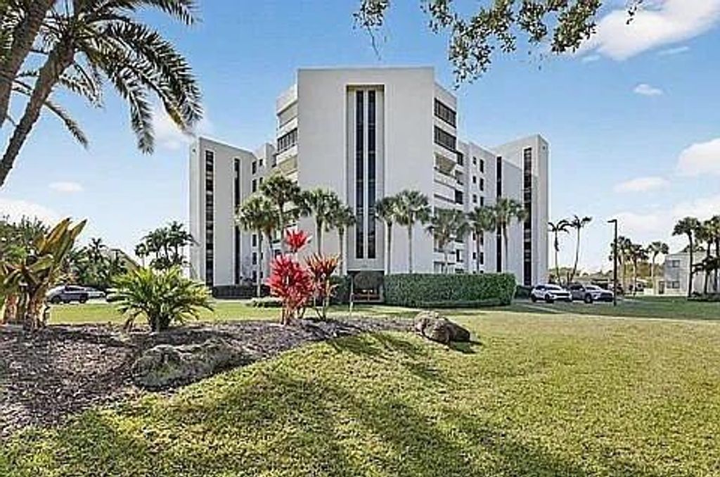 Photo of 6463 La Costa Drive #105, Boca Raton, FL 33433 (MLS # B26022017)