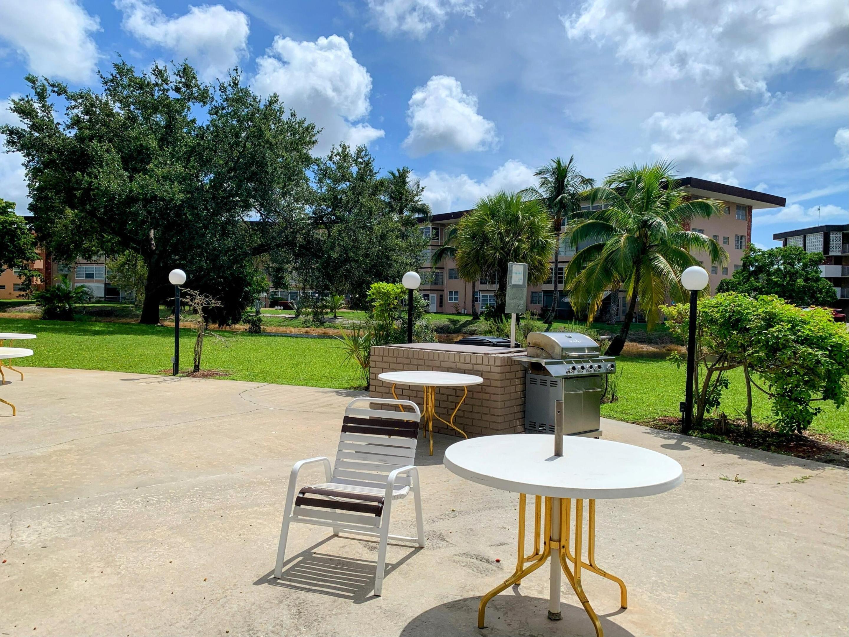 LAUDERDALE OAKS CONDO 4 - Residential