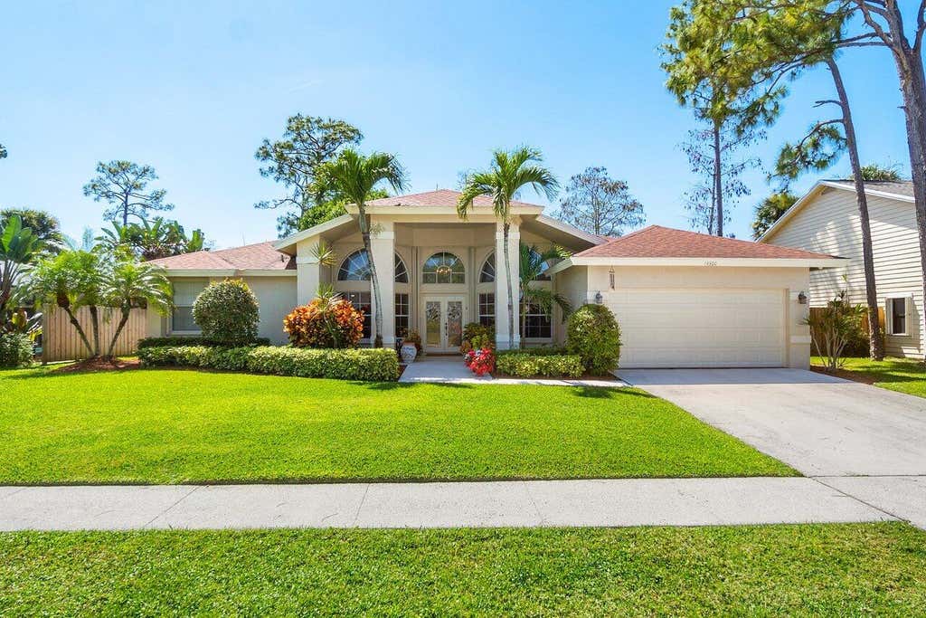 Photo of 14360 Larkspur Lane, Wellington, FL 33414 (MLS # R10968391)