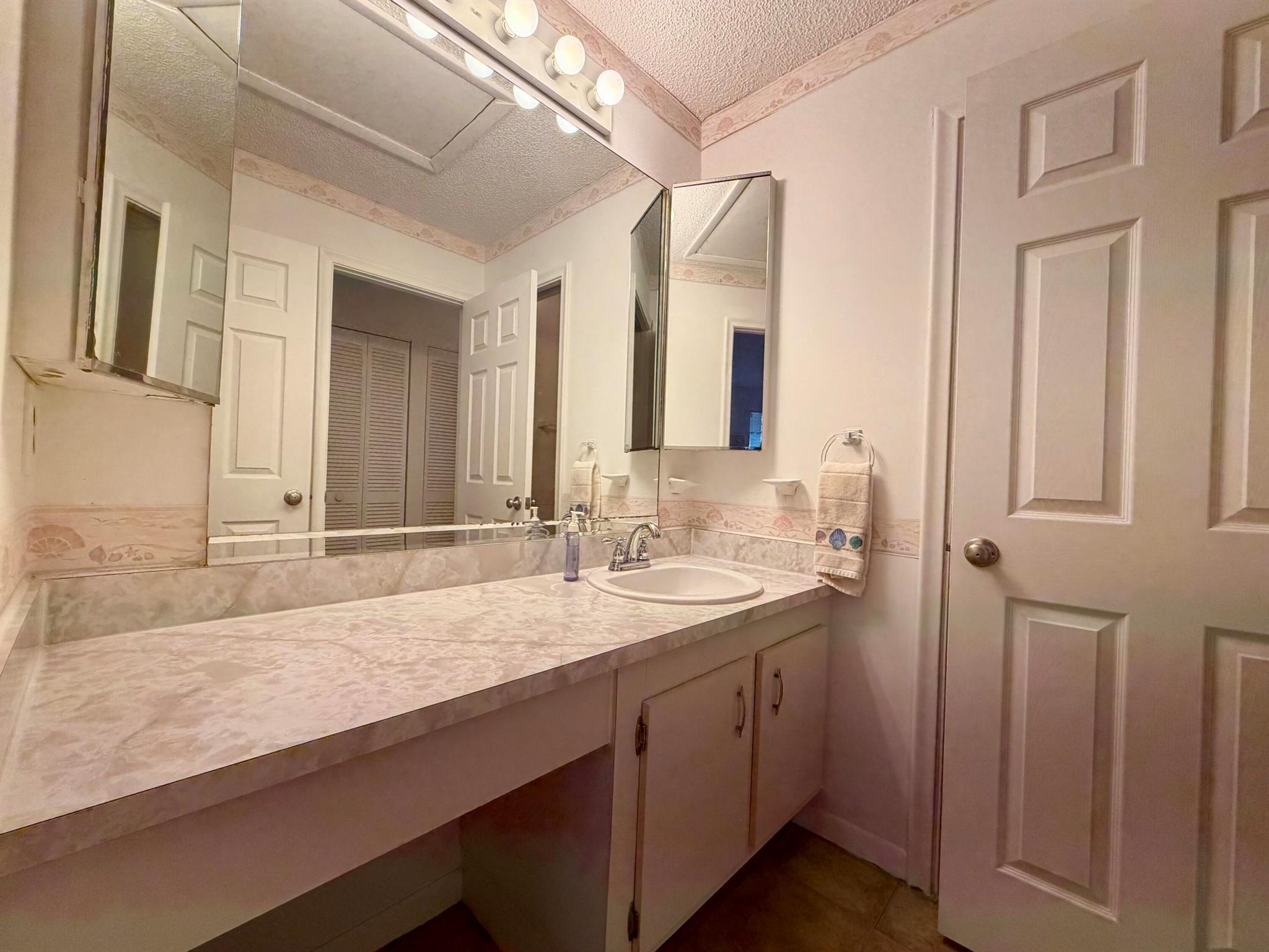 OCEAN HARBOUR VILLAS COND - Residential