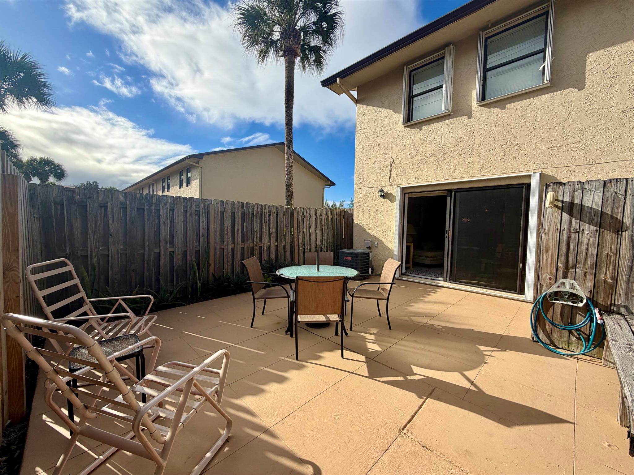 OCEAN HARBOUR VILLAS COND - Residential