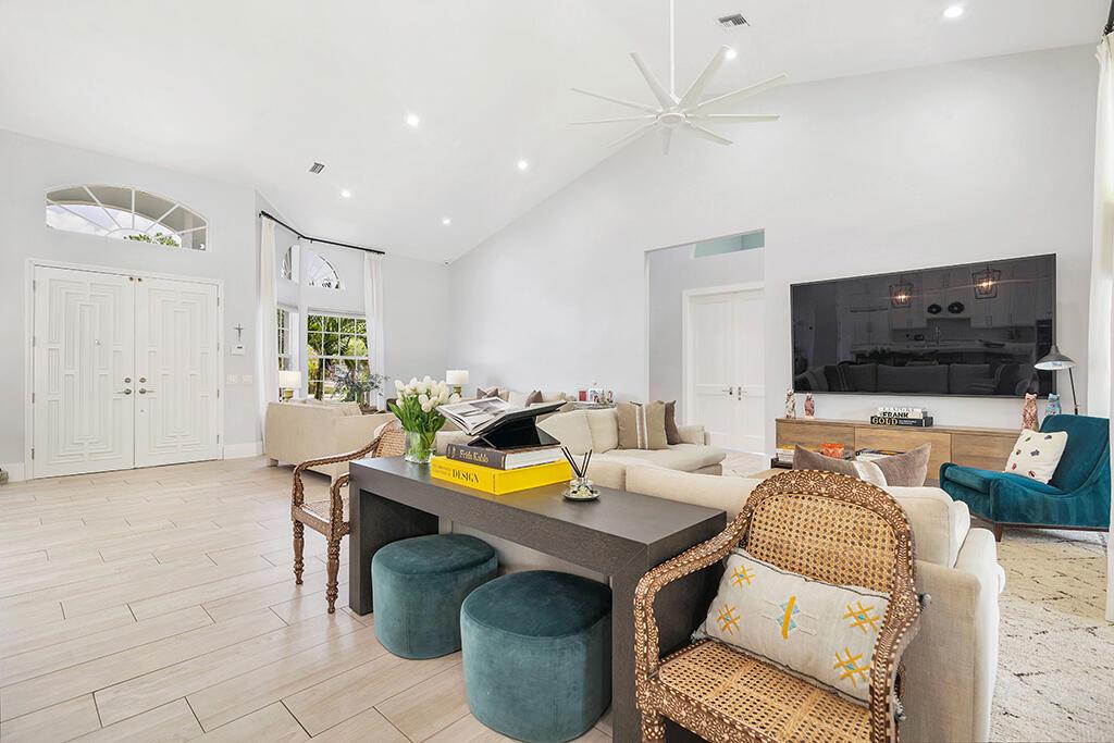 Palm Beach Country Estates - Residential