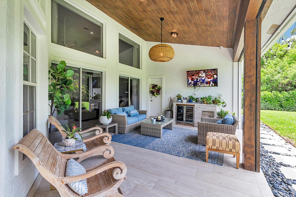 Palm Beach Country Estates - Residential