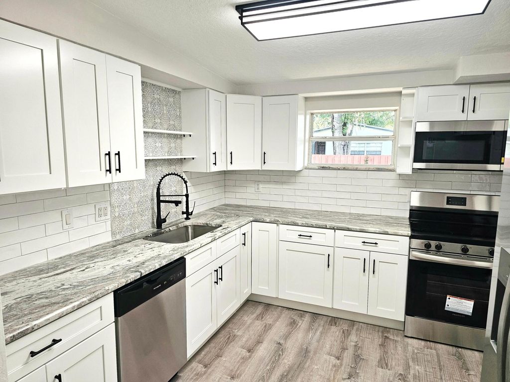 Photo of 2110 S 31st Street, Fort Pierce, FL 34947 (MLS # R11092076)