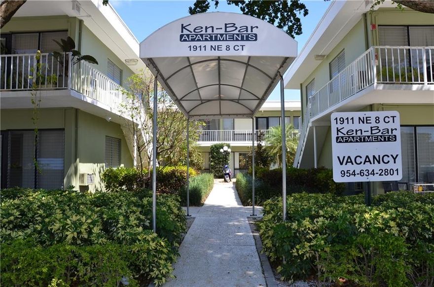 Large 1 bed, 1 bath.  AC in each room.  Polished terrazzo floors.  Well maintained boutique building located in the heart of Fort Lauderdale.  Perfect for the pedestrian lifestyle – 6 blocks to grocery store, 4 blocks to Galleria Mall, 100 feet to Gateway Shopping Center with movies & restaurants.  Just over a mile to the beach.  Laundry facilities on-site.  Lush landscaping.  Easy to show!  Fast approval.