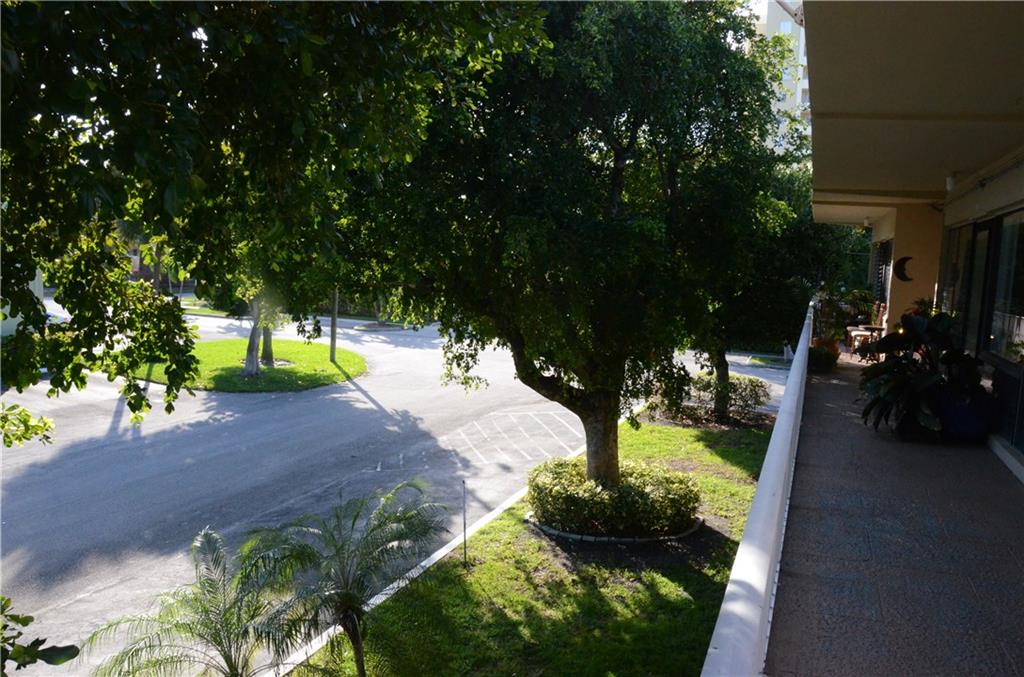 GATEWAY 25-24 b - Residential Lease