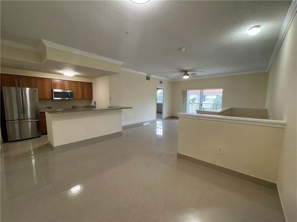 5820 W Sample Road 305