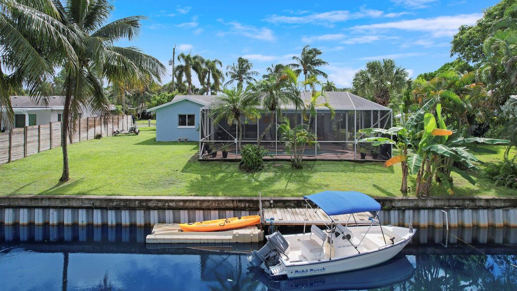 Photo of 1004 Coral Court, Boynton Beach, FL 33426 (MLS # R11029067)