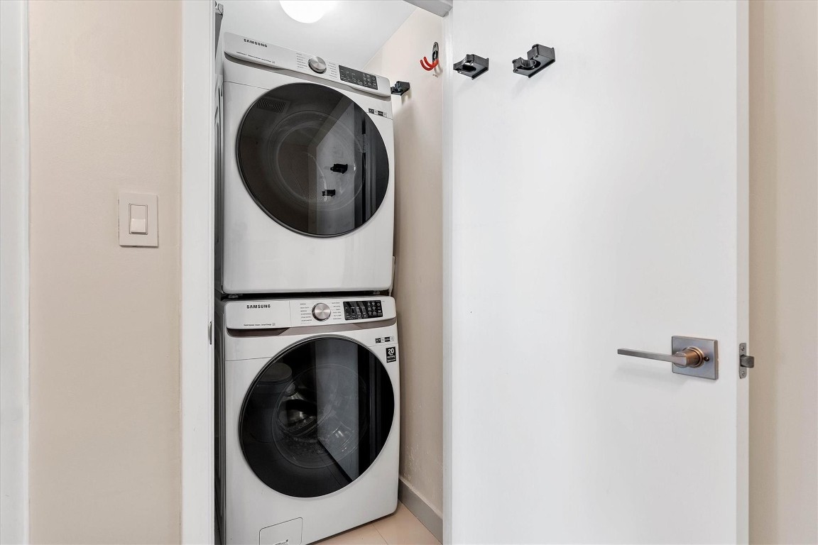 QUANTUM ON THE BAY CONDO NO 1 - Residential Lease