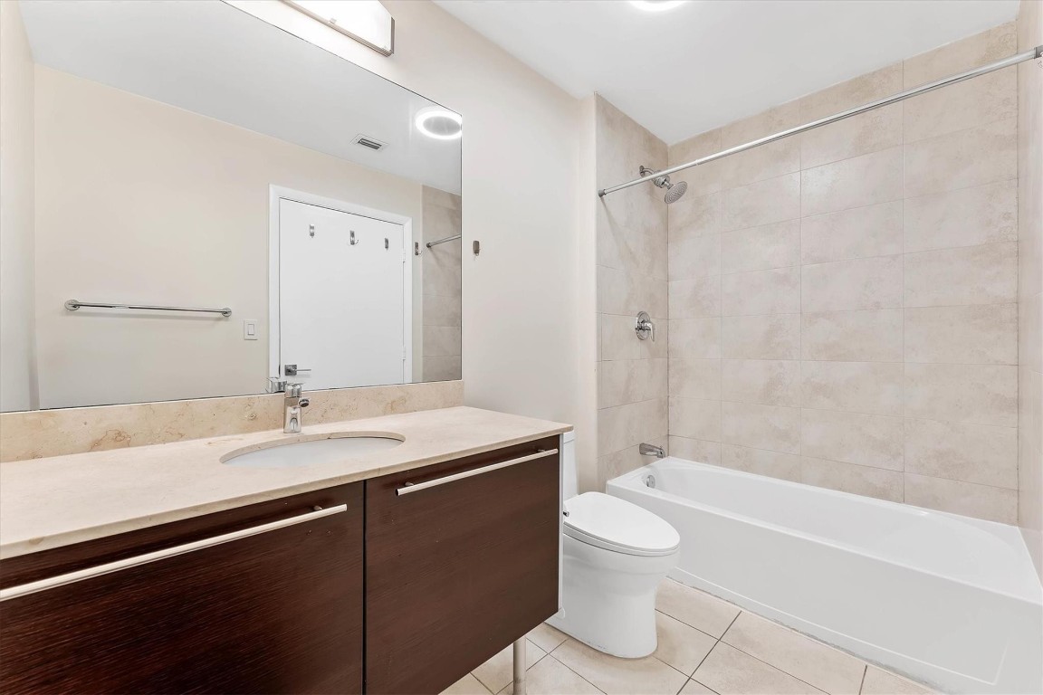 QUANTUM ON THE BAY CONDO NO 1 - Residential Lease