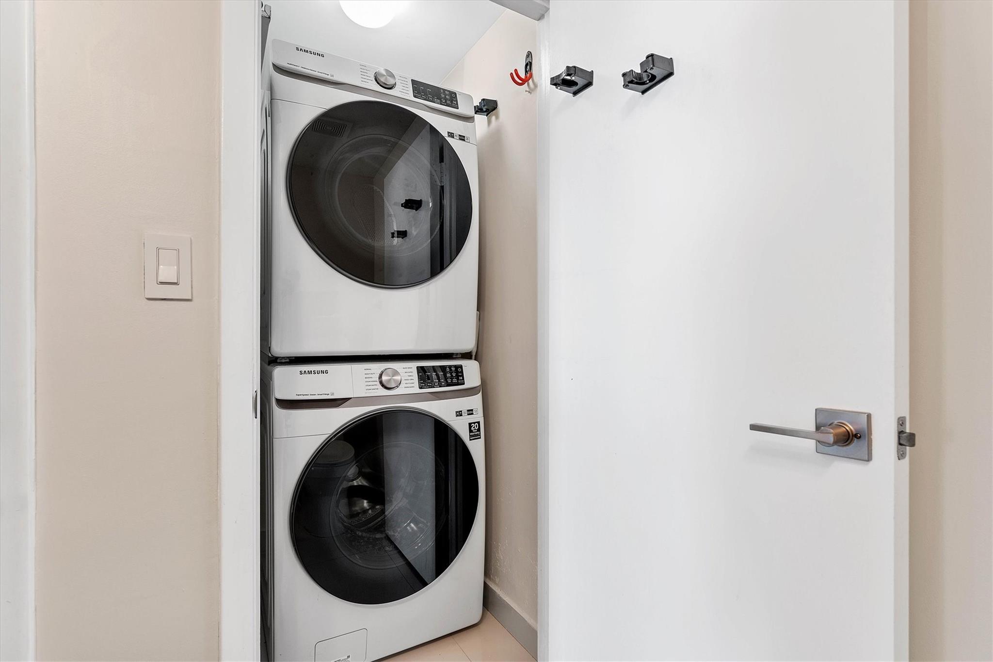 QUANTUM ON THE BAY CONDO NO 1 - Residential Lease