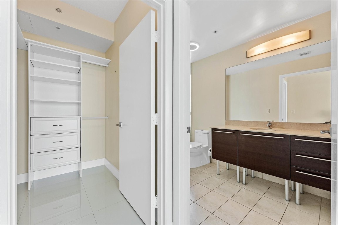 QUANTUM ON THE BAY CONDO NO 1 - Residential Lease