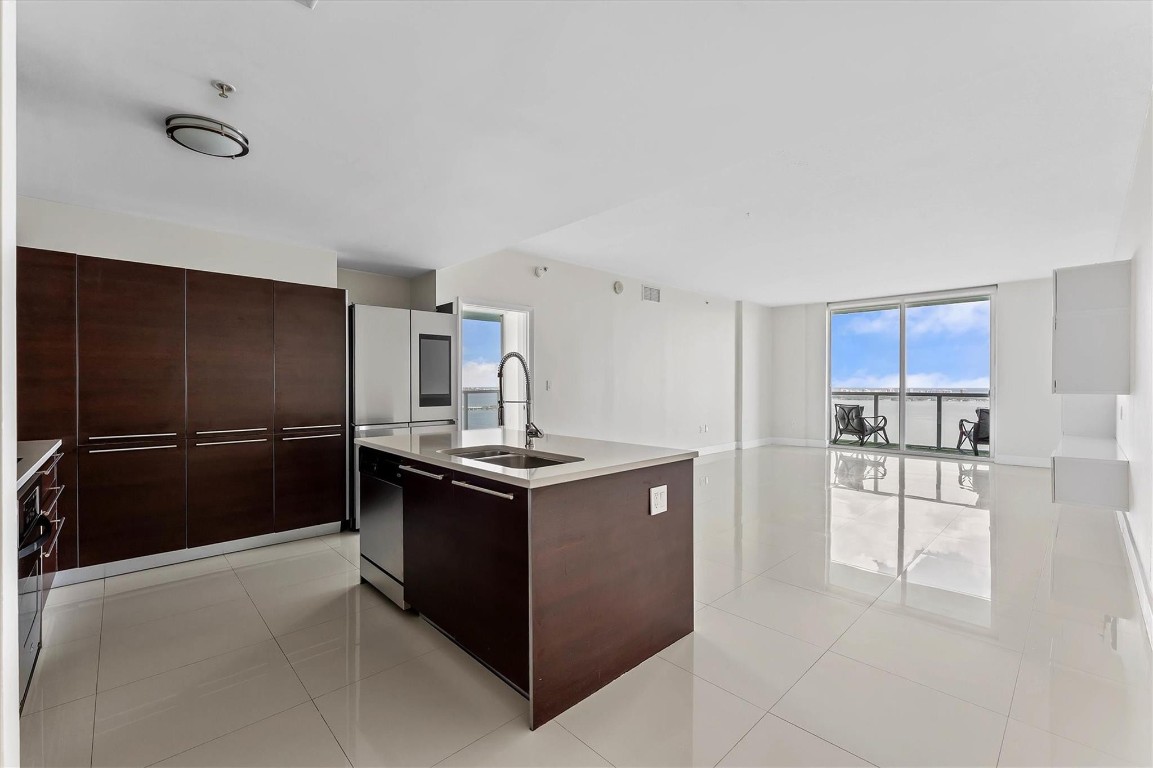 QUANTUM ON THE BAY CONDO NO 1 - Residential Lease