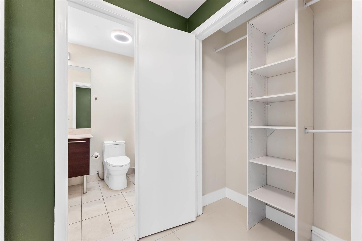 QUANTUM ON THE BAY CONDO NO 1 - Residential Lease