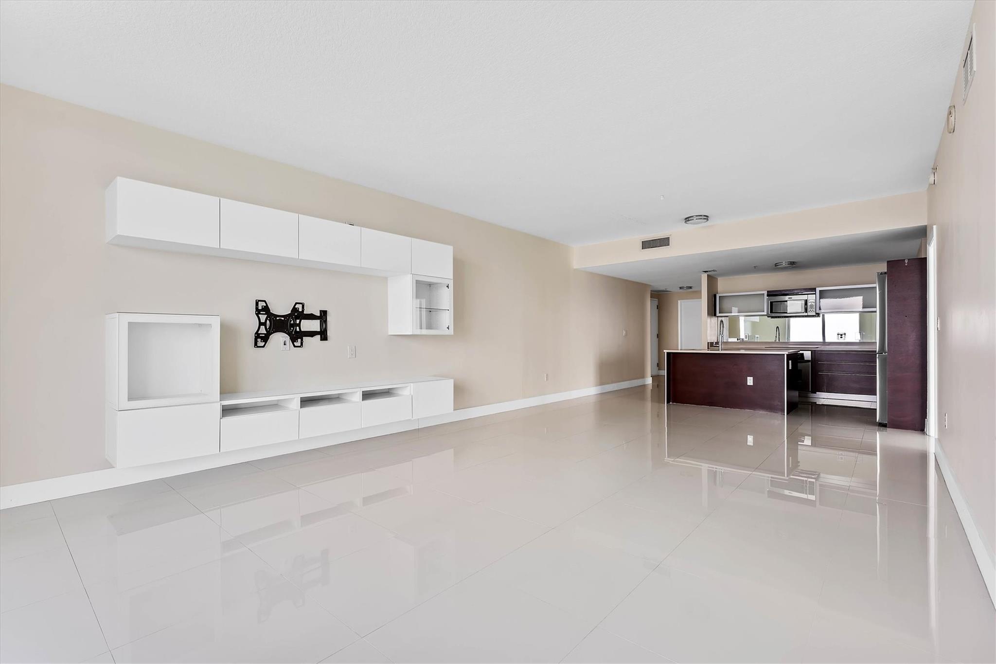 QUANTUM ON THE BAY CONDO NO 1 - Residential Lease