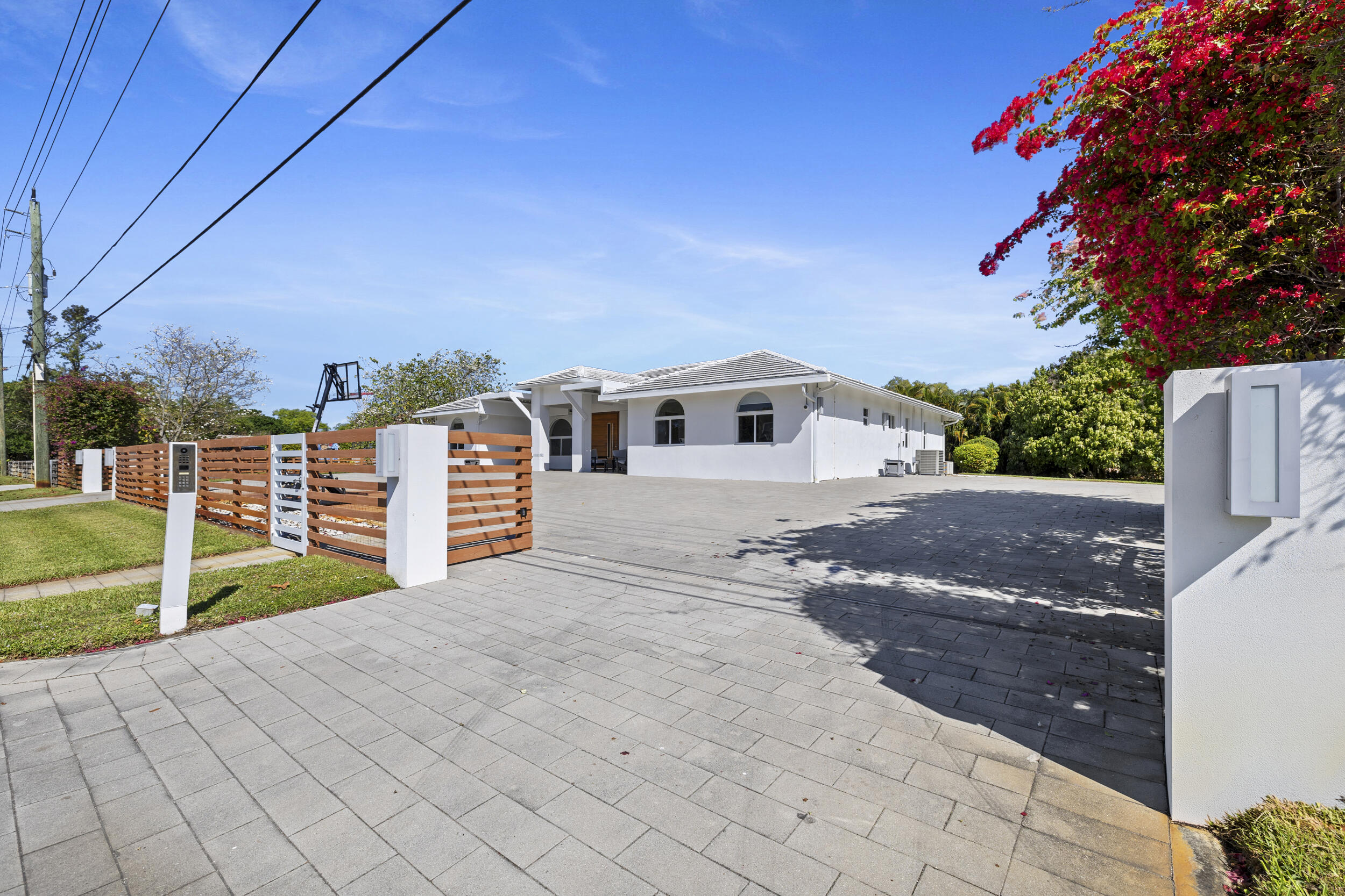 View photos, virtual tours, details... 13621 SW 16th Street