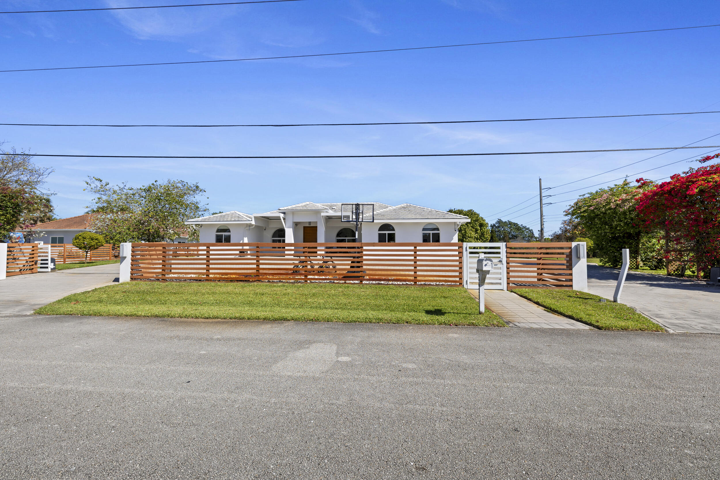 View photos, virtual tours, details... 13621 SW 16th Street