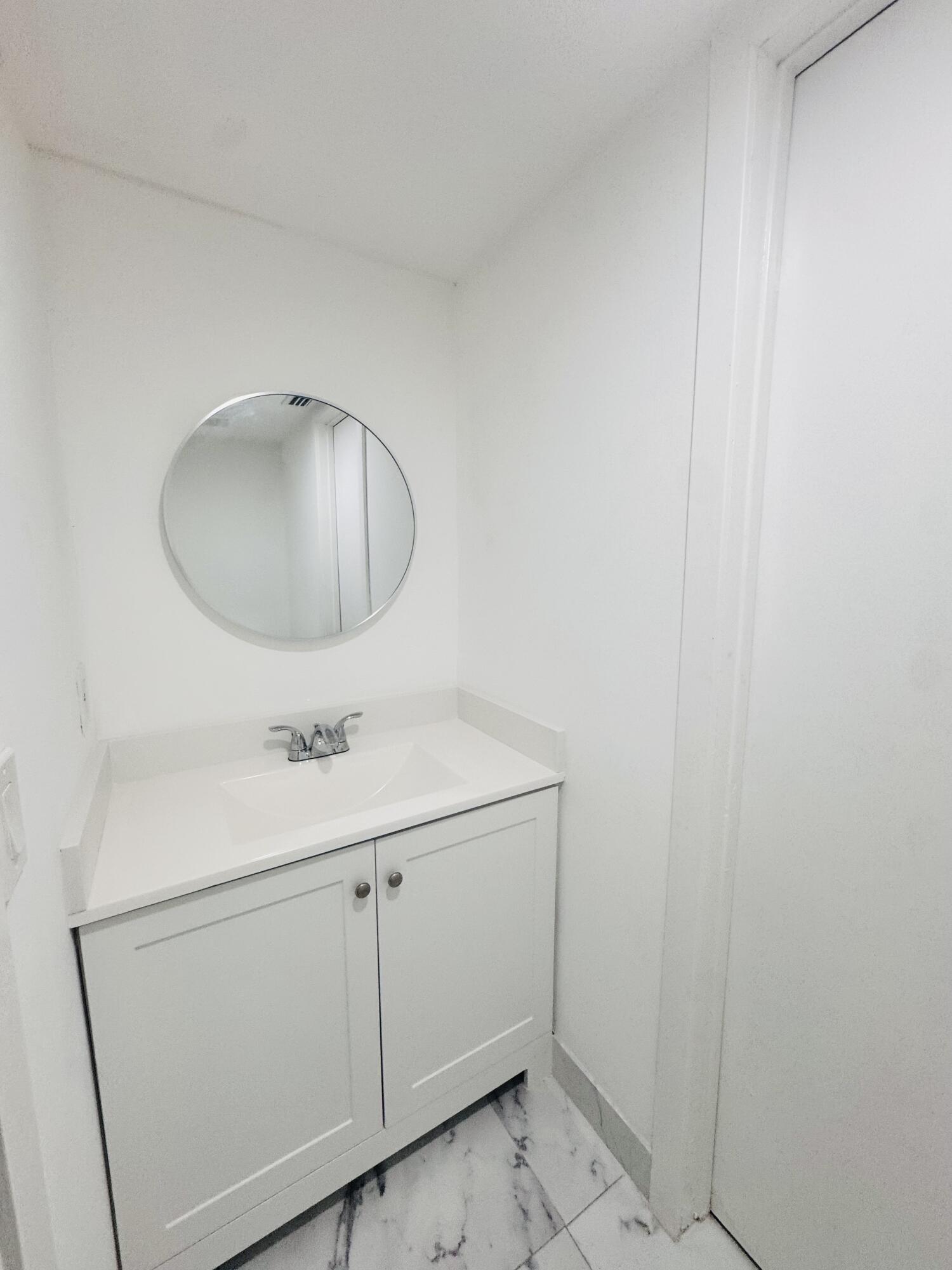 LAKESHORE CONDO #2 - Residential