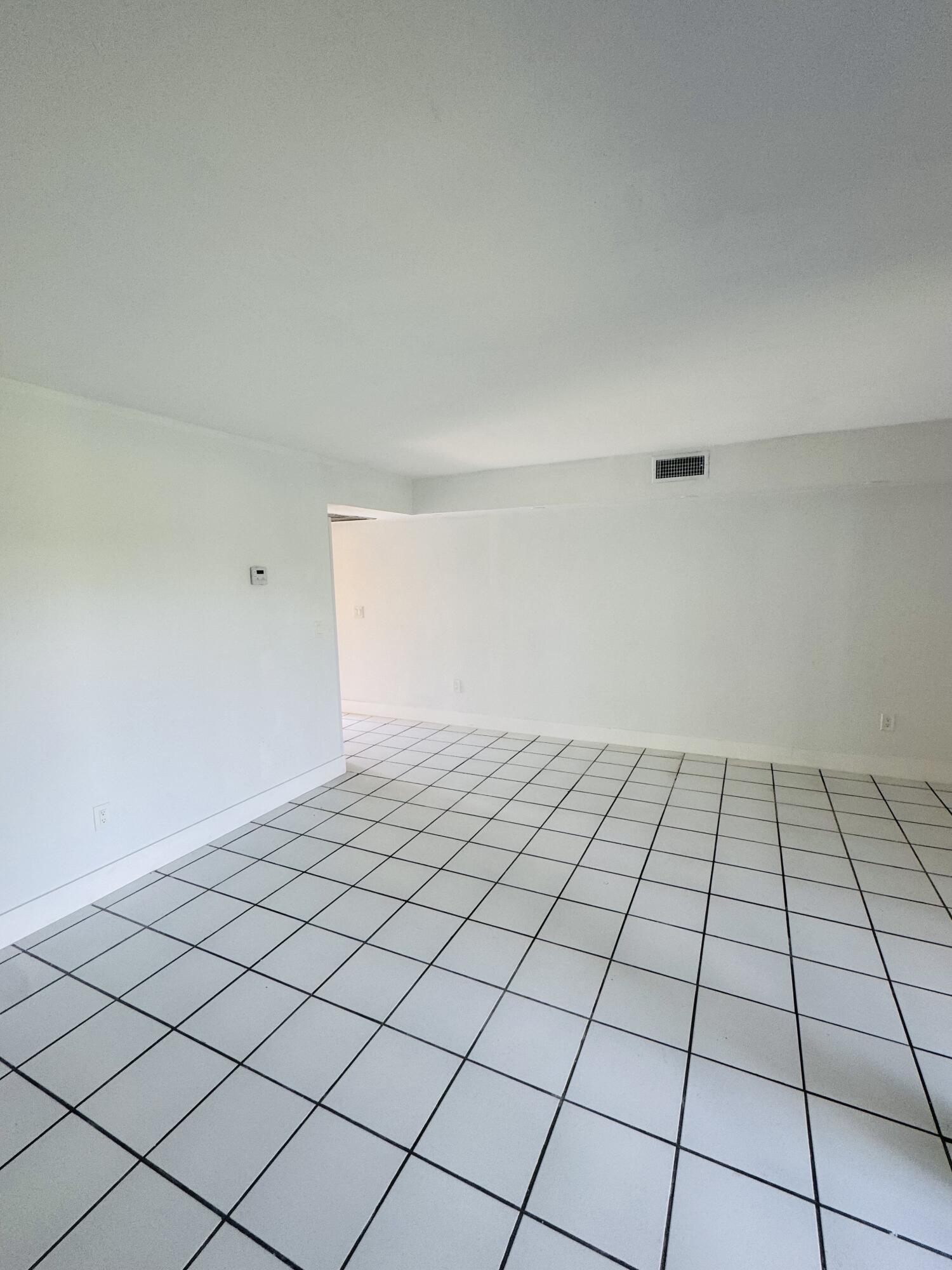 LAKESHORE CONDO #2 - Residential