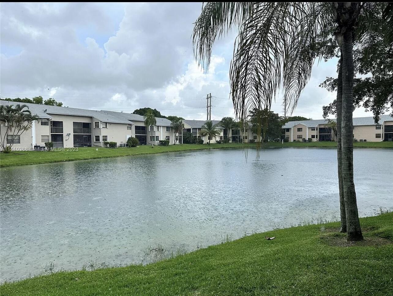 LAKESHORE CONDO #2 - Residential