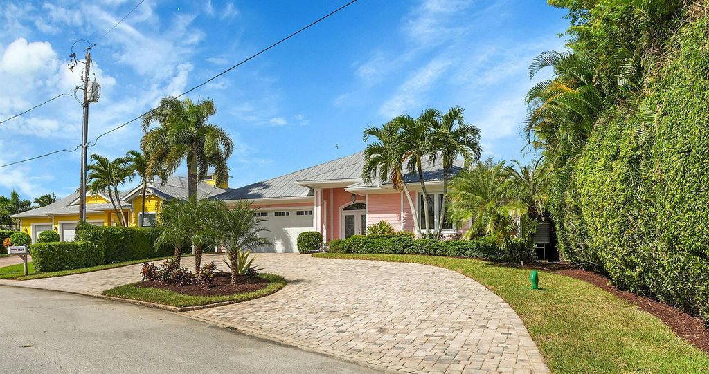 Photo of 1539 SW Albatross Way, Palm City, FL 34990 (MLS # R11136080)