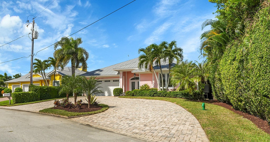 Photo of 1539 SW Albatross Way, Palm City, FL 34990 (MLS # R11136080)