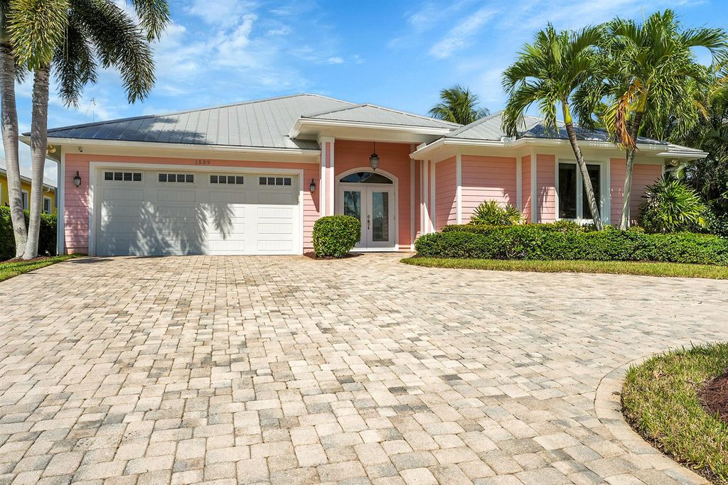 Photo of 1539 SW Albatross Way, Palm City, FL 34990 (MLS # R11136080)
