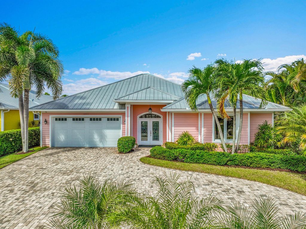 Photo of 1539 SW Albatross Way, Palm City, FL 34990 (MLS # R11136080)