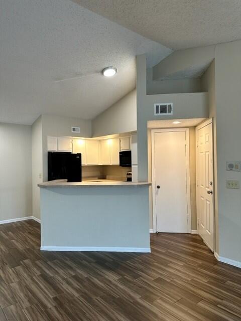 Beautiful unit and full of light, close to I-95, close to the Palm Beach Outlet Mall and PB International Airport. Community offers two pools, Spa, Gym, Racquetball and Tennis Courts, Clubhouse with onsite manager. By far the nicest and cleanest community on the Villages. Very responsible landlord who owns multiple units in the community.