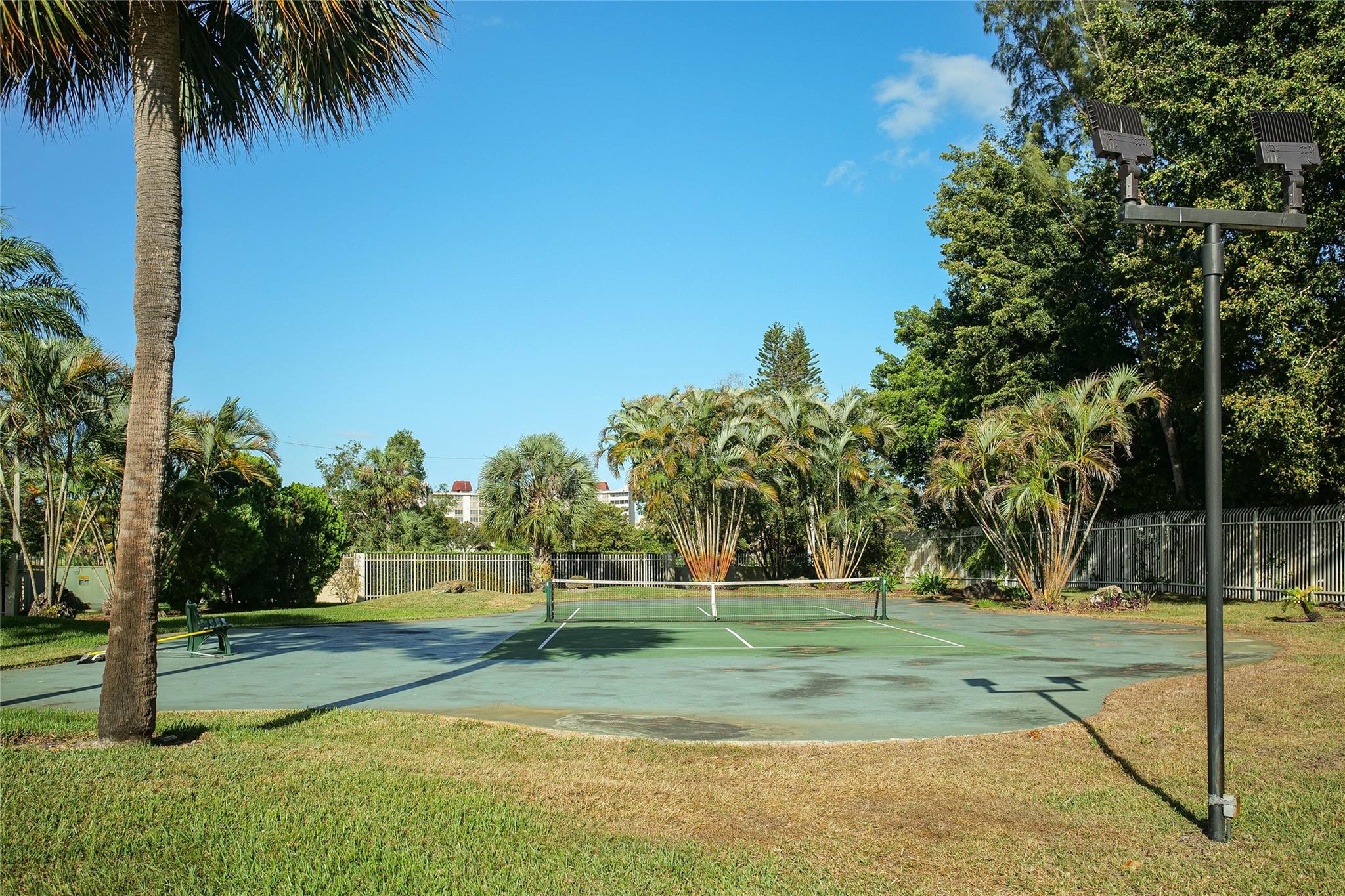 18th HOLE - Residential