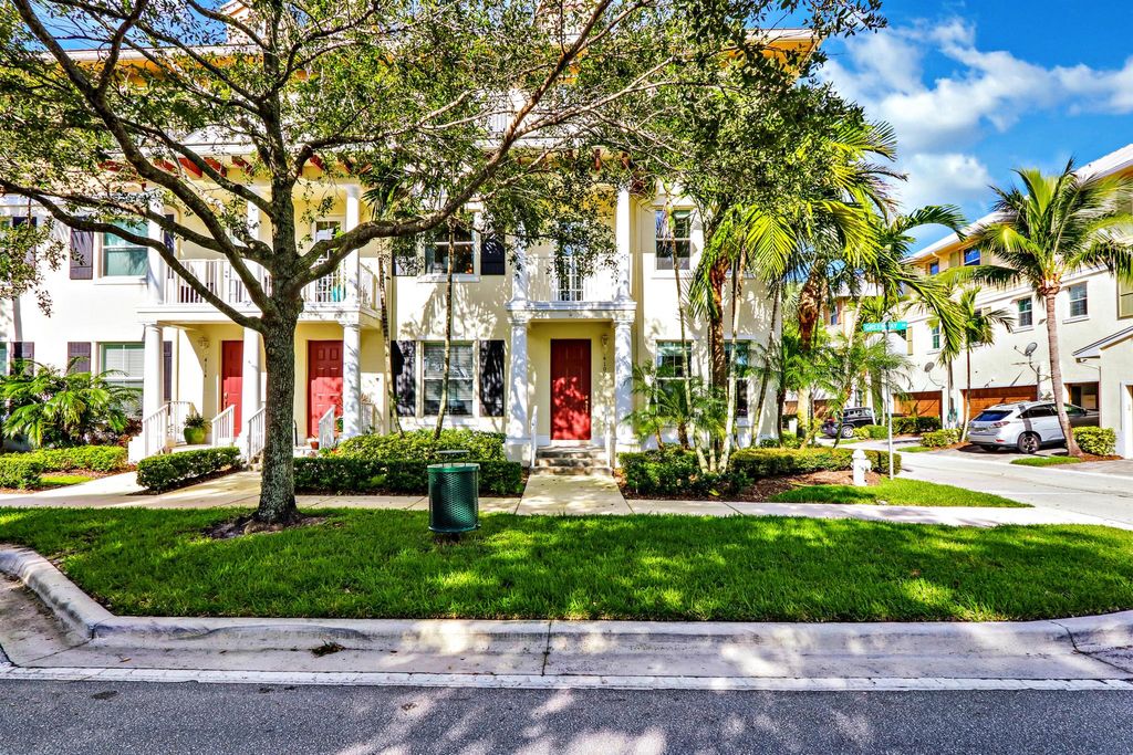 Photo of 4106 Greenway Drive, Jupiter, FL 33458 (MLS # R10894975)